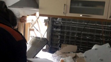 Beton mikseri evin duvarını deldi
