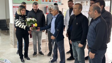 Depremde iki bacağını kaybetmişti… Okul müdürü göreve başladı