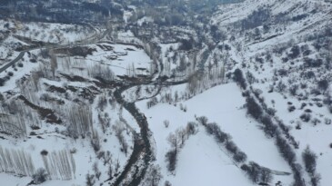 Fotoğraflarla Üçkaya Vadisi’nden kar manzaraları