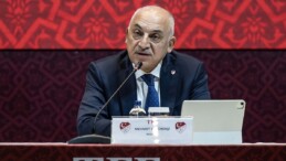 Galatasaray’dan Mehmet Büyükekşi için istifaya davet, ihraca ret