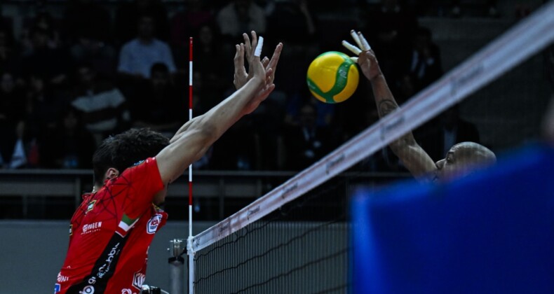 Halkbank evinde Cucine Lube’ye mağlup oldu
