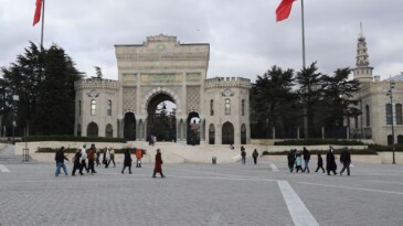 İstanbul Üniversitesi’ndeki dersliklere ziyaretçi girdi iddiası: Üniversite yönetiminden açıklama