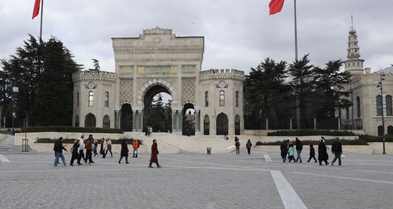 İstanbul Üniversitesi’ndeki dersliklere ziyaretçi girdi iddiası: Üniversite yönetiminden açıklama