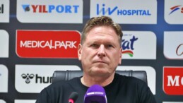 Markus Gisdol: İlk yarı bitince oyuncularla konuştuk