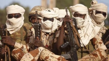 Afrika ülkesinde bitmeyen şiddet: Okulu basıp yüzlerce öğrenciyi kaçırdılar