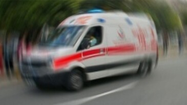 Boşanma aşamasındaki karısını bıçakladı