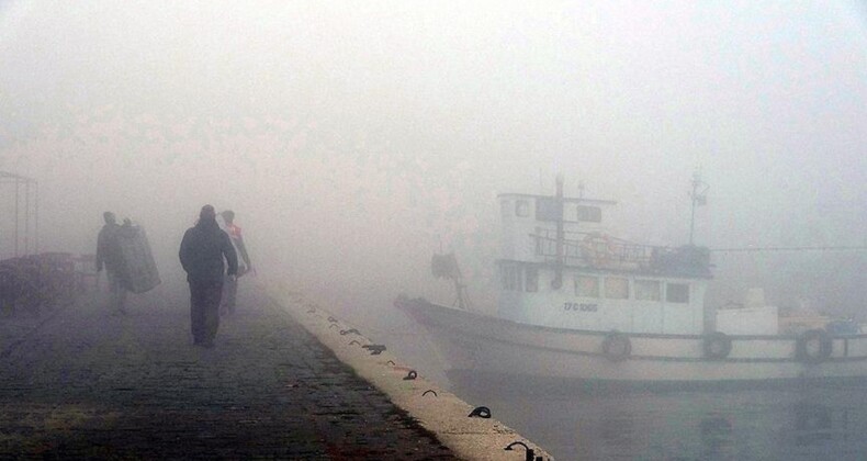 Çanakkale Boğazı transit gemilere kapatıldı
