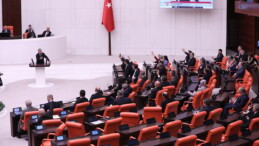 CHP’li vekil sordu, FETÖ okulunda okuyan AKP’liler el kaldırdı