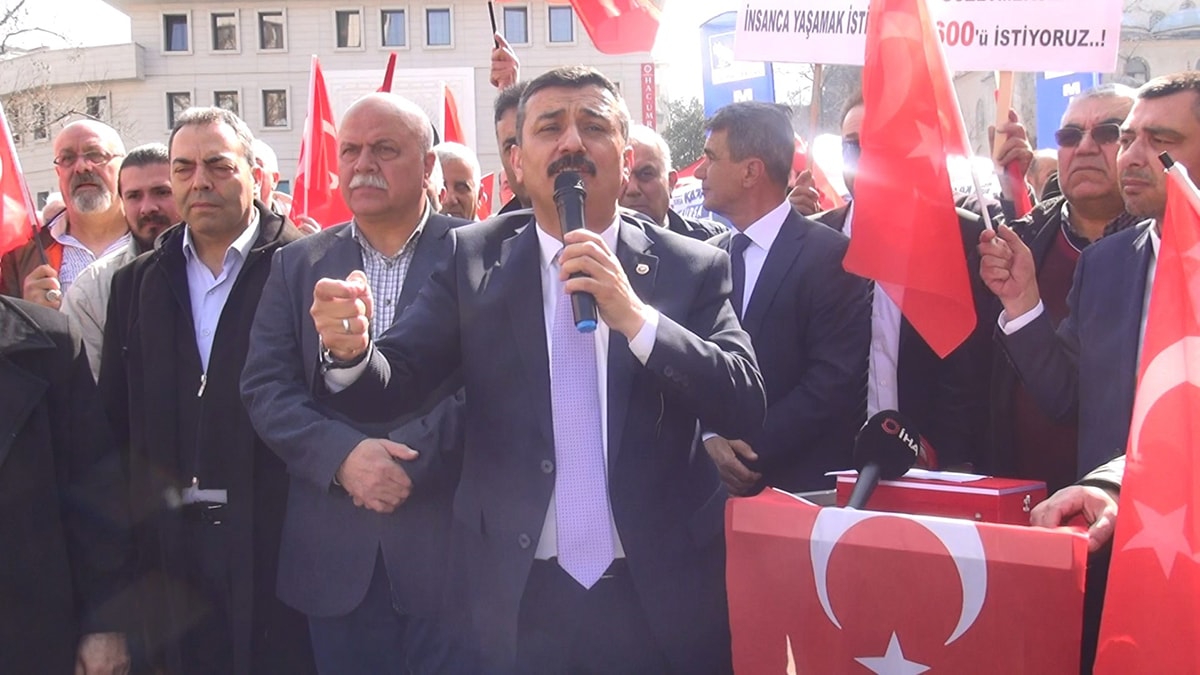 Emekli polisler, ‘3600 ek gösterge’ için sokağa indi