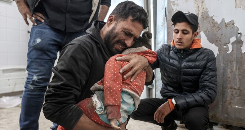 Gazze’deki bebeklerde ciddi dehidrasyon görüldü