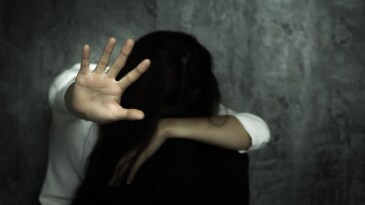 İki öğrencisiyle ilişkiye giren öğretmenden iğrenç mesaj: Keşke…