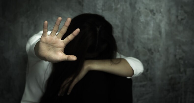 İki öğrencisiyle ilişkiye giren öğretmenden iğrenç mesaj: Keşke…