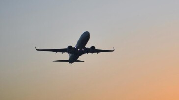İki pilot da uyuyakaldı, uçak rotadan çıktı