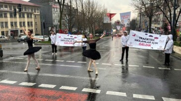 İstanbul trafiğinde beklenmedik sürpriz: Bale gösterisi