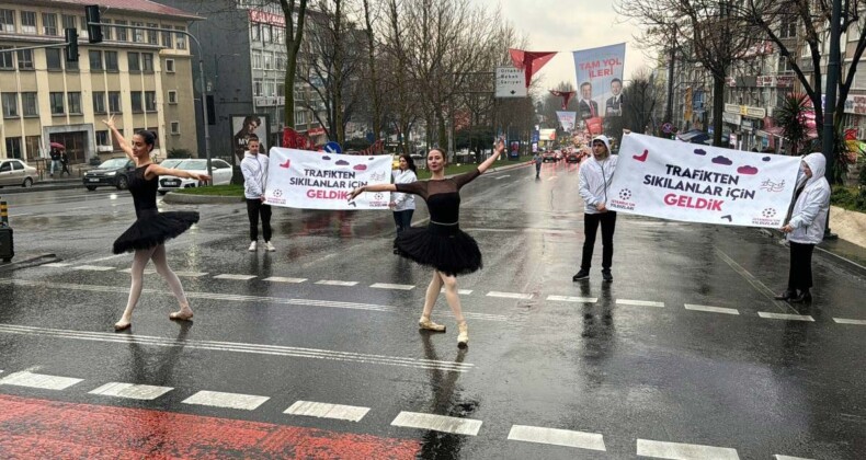 İstanbul trafiğinde beklenmedik sürpriz: Bale gösterisi