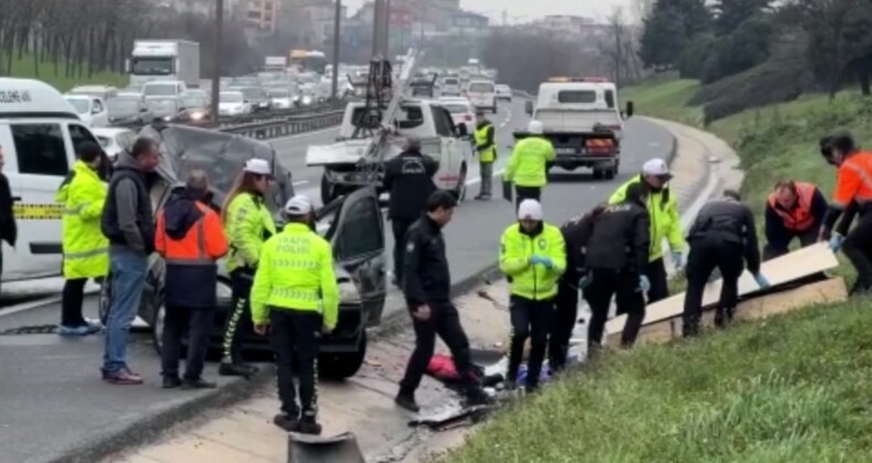 İstanbul’da zincirleme kaza: 2 ölü 4 yaralı