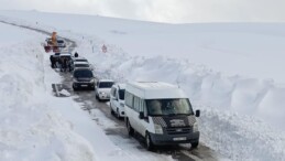 Kar nedeniyle mahsur kalan 60 kişi kurtarıldı