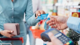 Kredi kartına taksit kaldırıldı mı? Resmi açıklama geldi