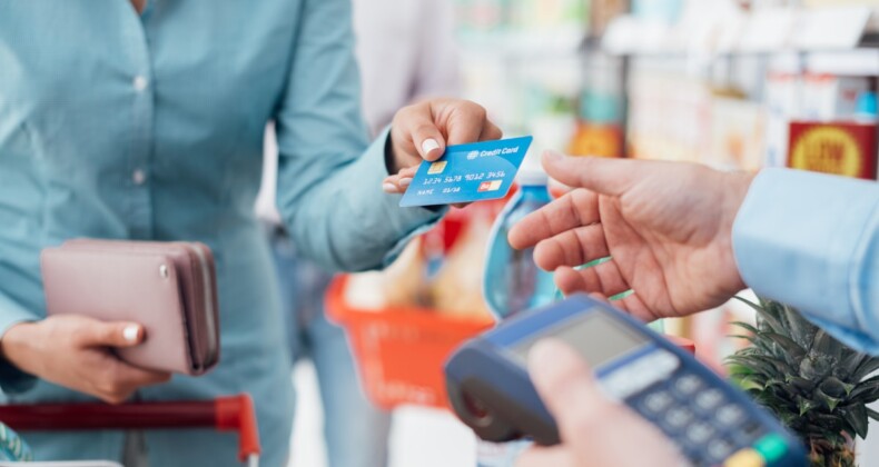 Kredi kartına taksit kaldırıldı mı? Resmi açıklama geldi