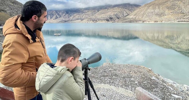 Minik kuş gözlemcileri Tortum Gölü’nde