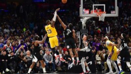 NBA’de Los Angeles derbisini Lakers kazandı