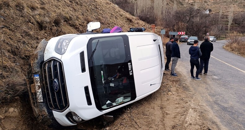 Öğrenci servisi devrildi: Çok sayıda yaralı var