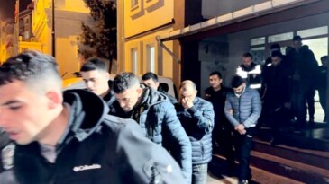 Oturum izinleri biten göçmenlere operasyon