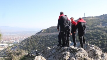 PTT çalışanı ormanda kayboldu… Çantası var kendisi yok