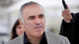 Satranç efsanesi Garry Kasparov terörist listesine alındı