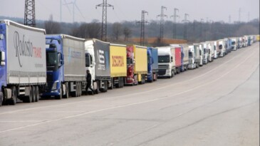 Sınırda 10 kilometrelik TIR kuyruğu