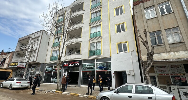 Yaşlı adam asansörde ölü bulundu