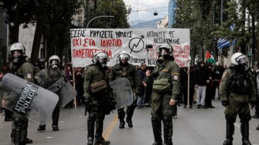 Yunanistan’da özel üniversiteye onay