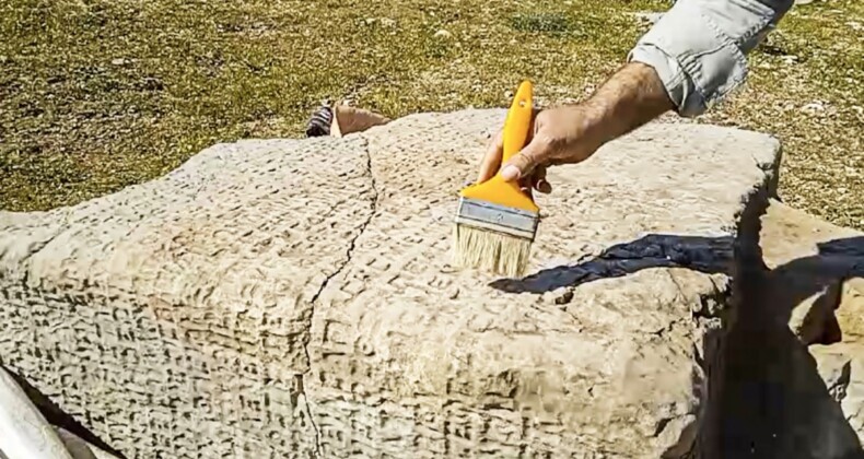 2100 yıllık yazıtta ‘Kanunlara saygılı olun’ mesajı
