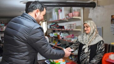 22 yıllık bakkal teyze değişen alışveriş kültürüne direniyor