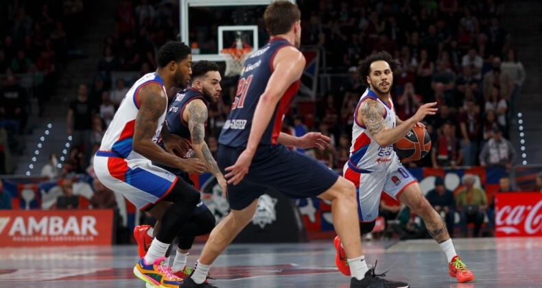Anadolu Efes Baskonia’yı deplasmanda mağlup etti