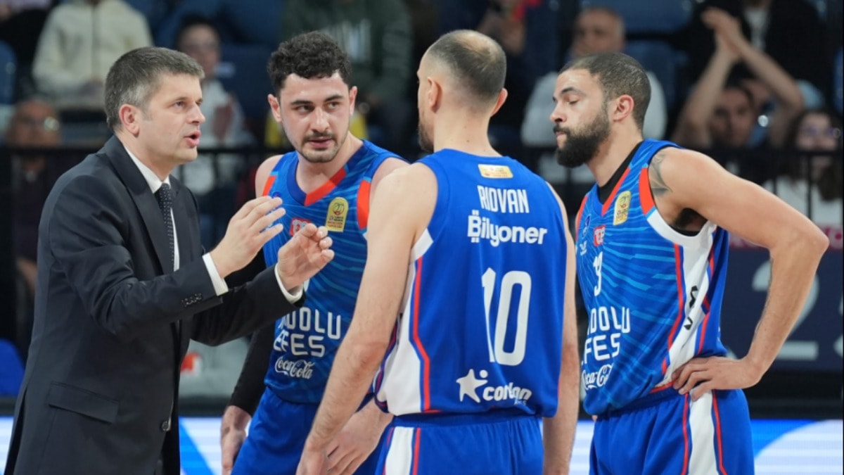 Anadolu Efes deplasmanda LDLC ASVEL’e yenildi