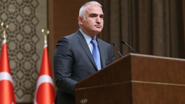Bakan Ersoy, Dünya Tiyatro Günü’nü kutladı