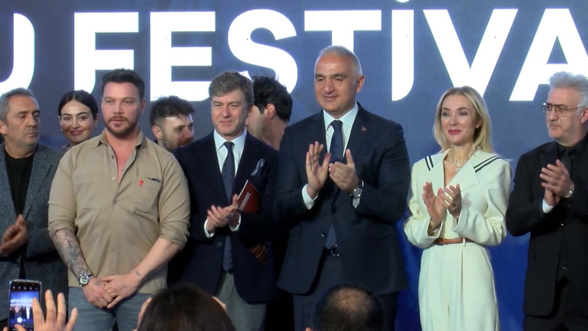 Bakan Ersoy: Türkiye’ye festival iklimi yaşatacağız