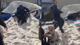 Film sahnesi gibi kaza… Bir anda araçlarıyla tuzların altında kaldılar
