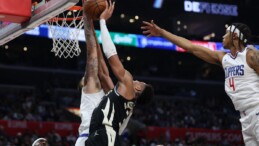 Giannis Antetokounmpo-Damian Lillard galibiyete taşıdı