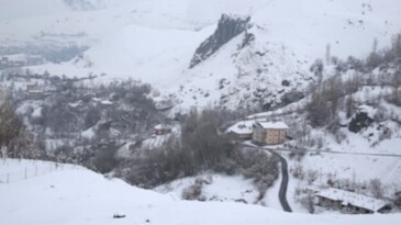 Hakkari 170 santimlik kar kalınlığı ile zirvede