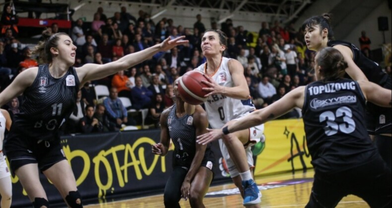 Kadınlar Süper Ligi’nde ilk finalist Beşiktaş’ı eleyen ÇBK Mersin