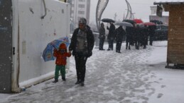 Kar etkili oldu, Hakkari beyaza büründü
