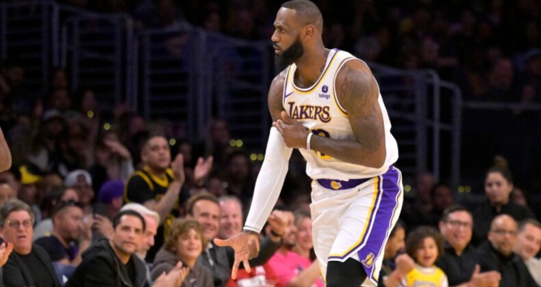 Lakers’ta 4 oyuncu 25 sayı barajını geçti