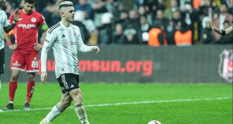Mert Günok Beşiktaş’a penaltı kazandırdı Milot Rashica inanılmaz bir hata yaptı