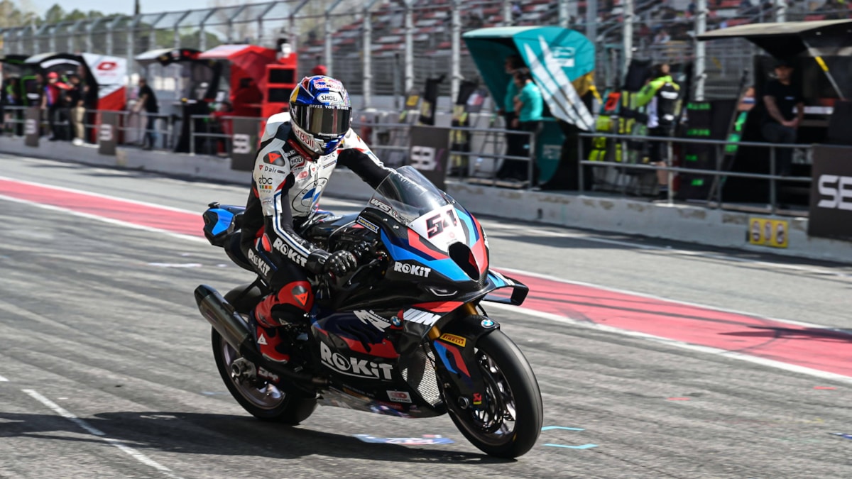 Milli motosikletçi Toprak Razgatlıoğlu, İspanya’da zirvede