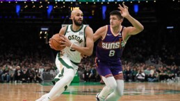 NBA’de gecenin maçı: Celtics, Suns’ı yenerek play-off biletini kaptı