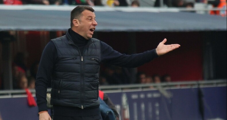 Rakip futbolcuya attığı kafanın faturası kesildi