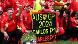 Sainz ameliyattan 16 gün sonra kazandı! Ferrari duble yaptı