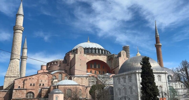 Tarihe tanıklık eden minare: Ayasofya’da restorasyon başladı